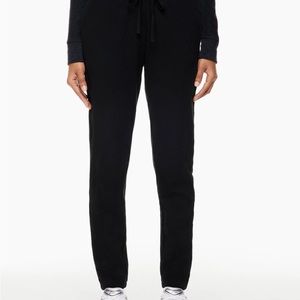 NWT Aritzia Waffle Jogger in Black